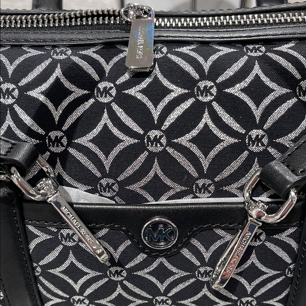 MICHAEL KORS JST TRAVEL MEDIUM DUFFLE SATCHEL SHOULDER CROSSBODY BAG MK BLACK - Picture 2 of 16